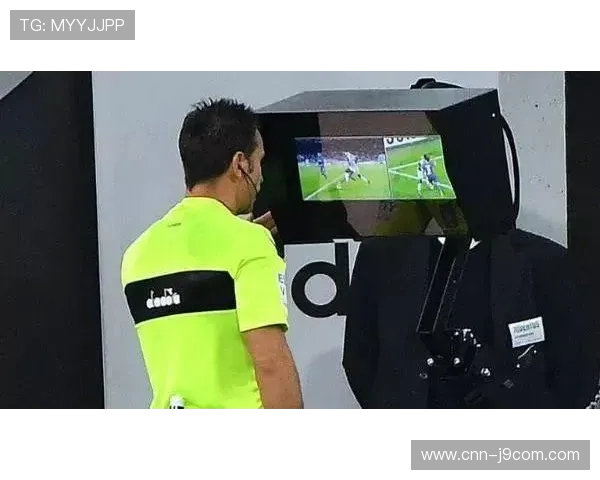 小场足球裁判跑位规则与实战判罚移动策略体系构建探析 小场足球裁判跑位规则与实战判罚移动策略体系构建探析